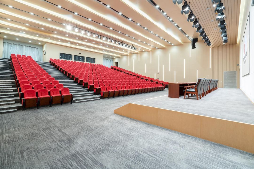 丽呈東谷酒店(成都大学青龙湖湿地公园店)