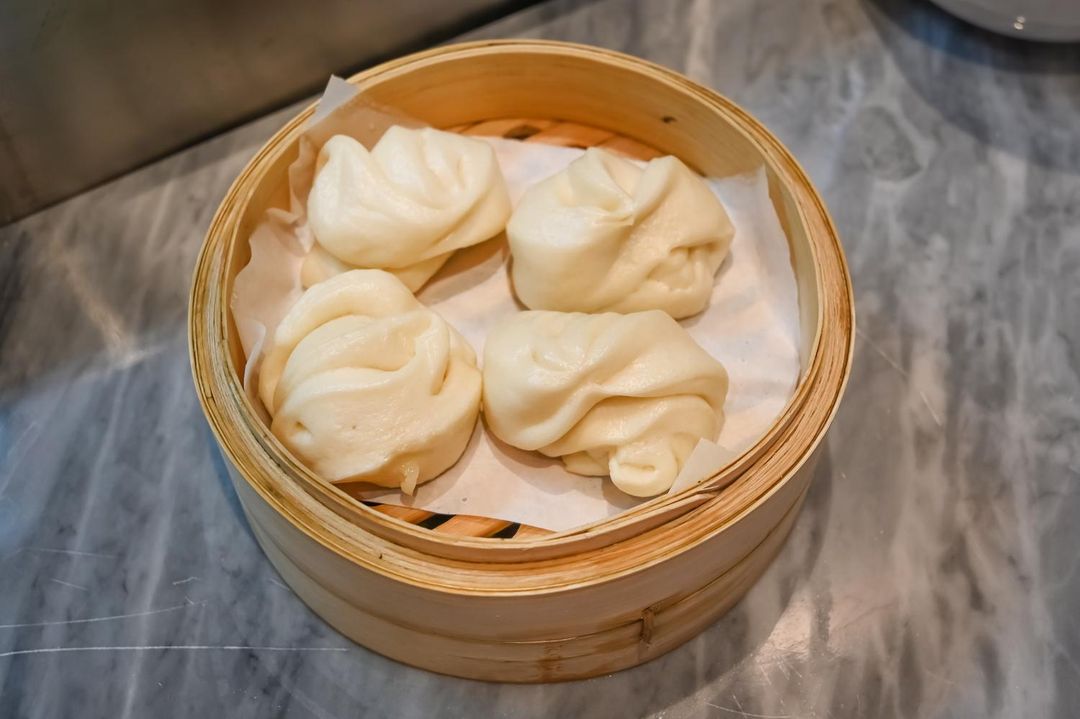 沈阳南塔文富路地铁站亚朵酒店