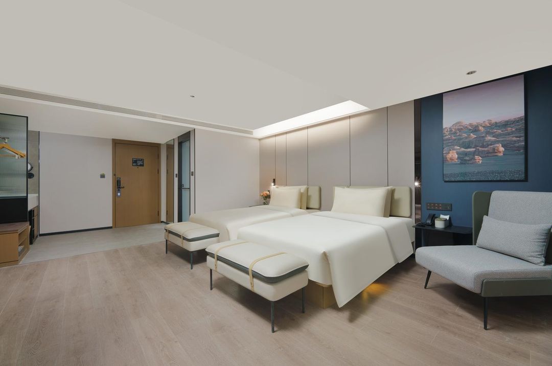 西安钟楼地铁站亚朵X酒店