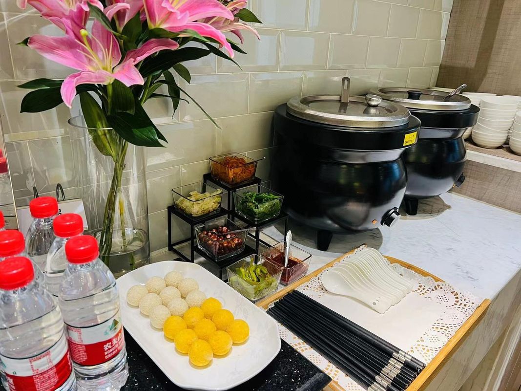 西安三桥万象城亚朵酒店