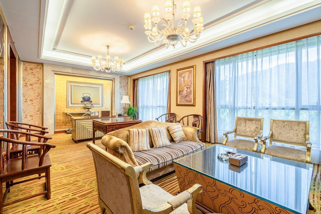 云阳两江假日丽呈华廷酒店