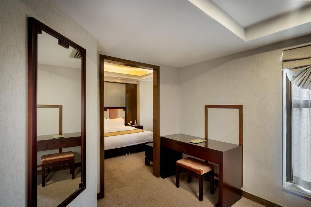 西安皇后大酒店(长乐公园地铁站交通大学店)