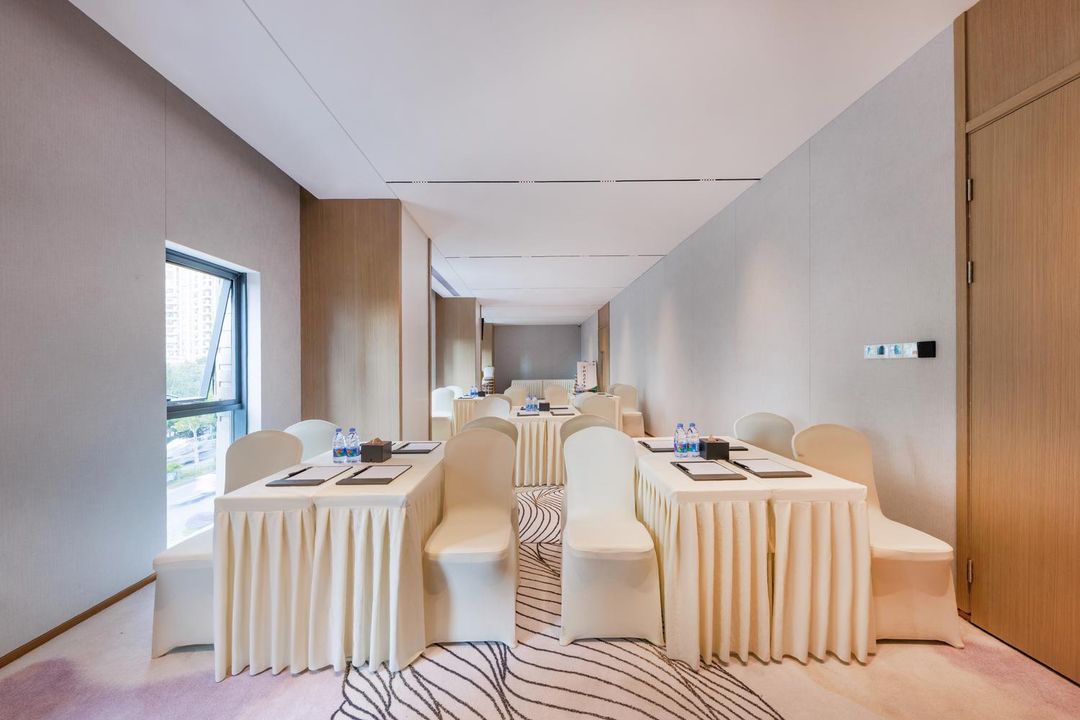 艺龙酒店(深圳华南城万达广场店)