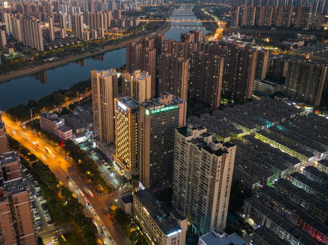 长沙万家丽中路马王堆亚朵酒店