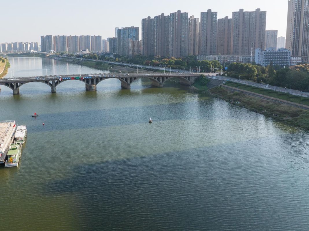 长沙万家丽中路马王堆亚朵酒店