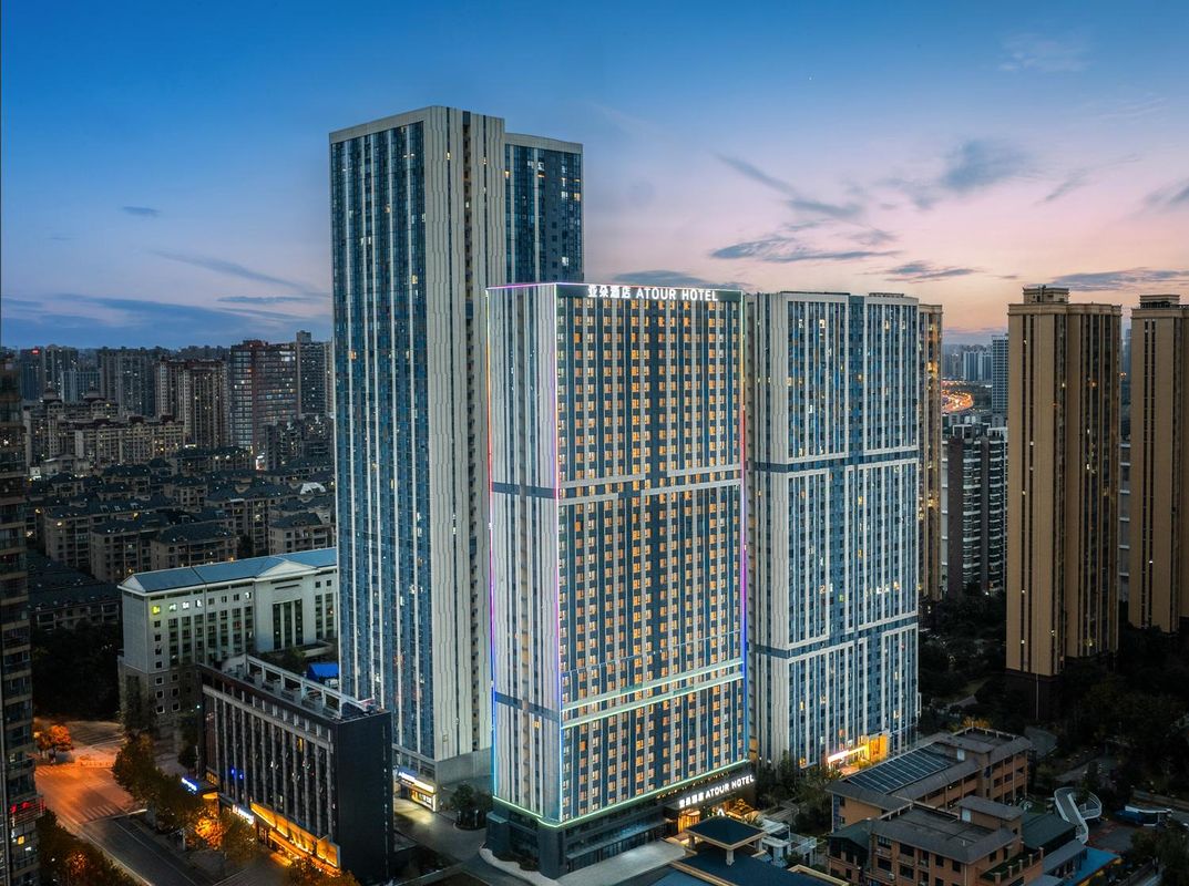 长沙万家丽广场高桥北地铁站亚朵酒店