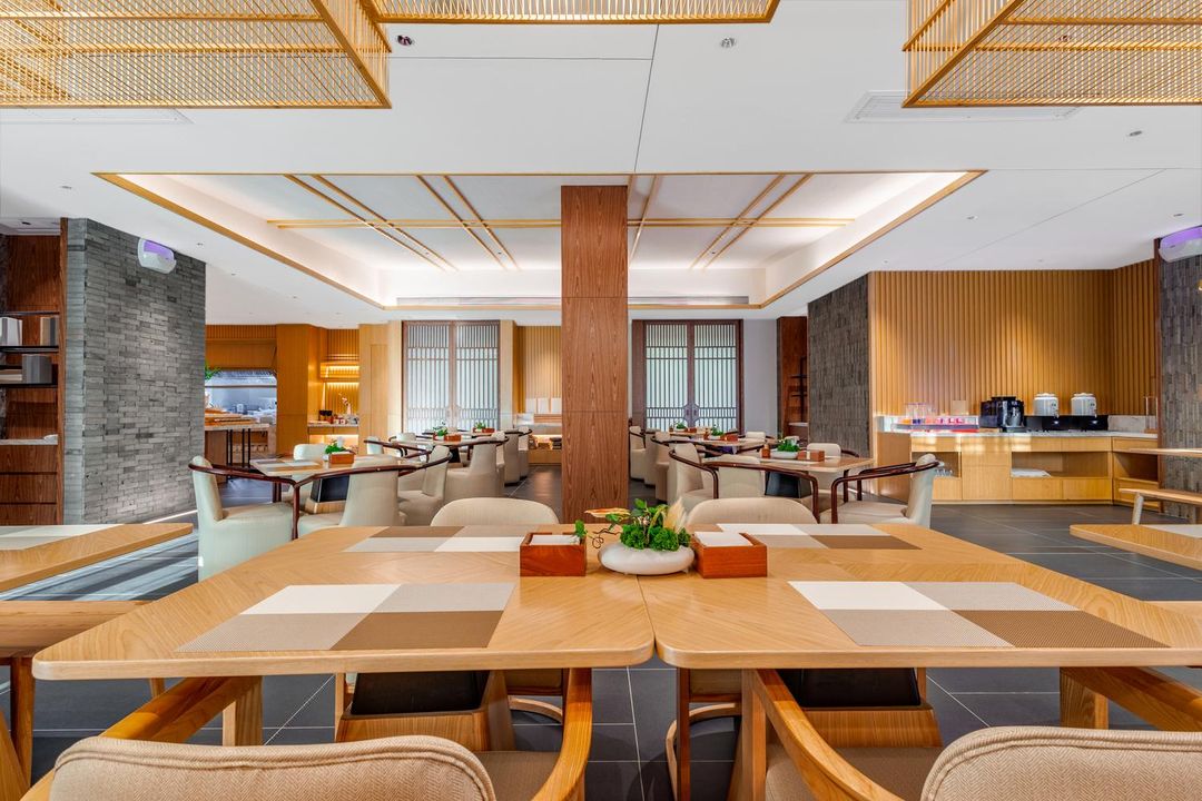 建国&middot;璞隐酒店(杭州滨江宝龙城伟业路地铁站店)