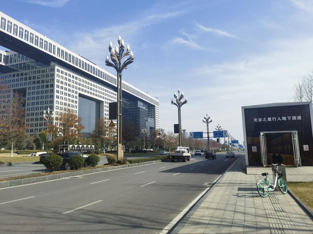 武汉光谷科技会展中心高科园亚朵酒店