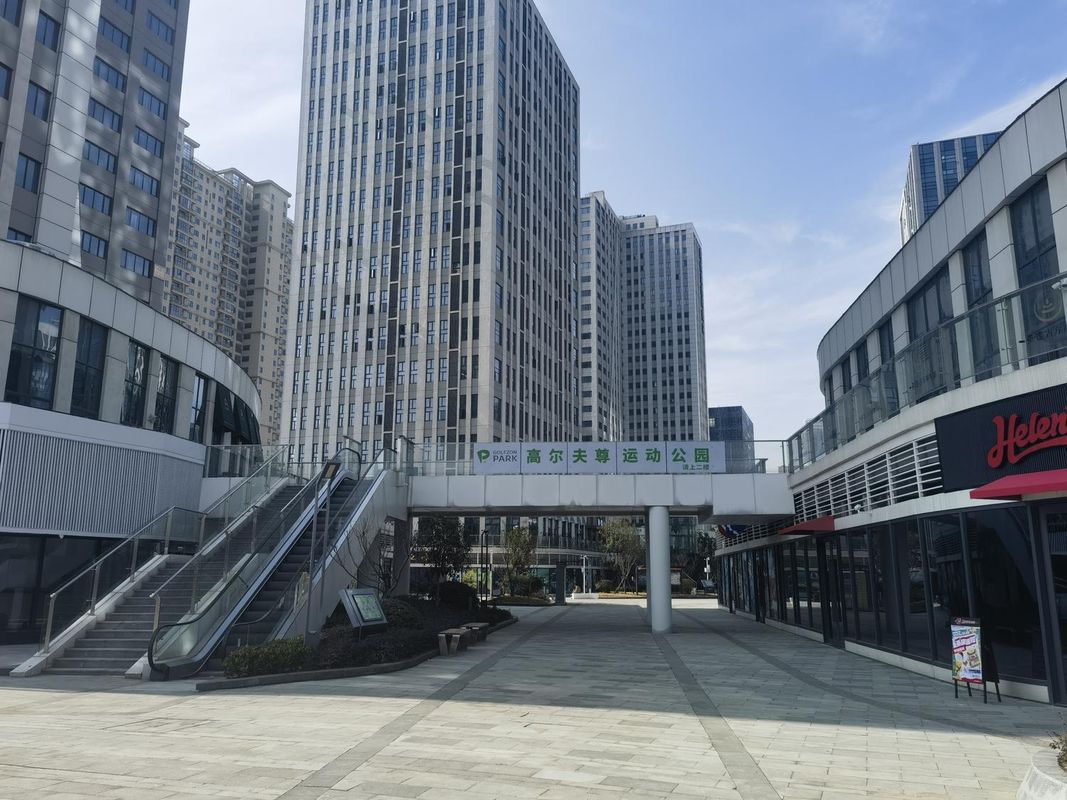 武汉光谷科技会展中心高科园亚朵酒店