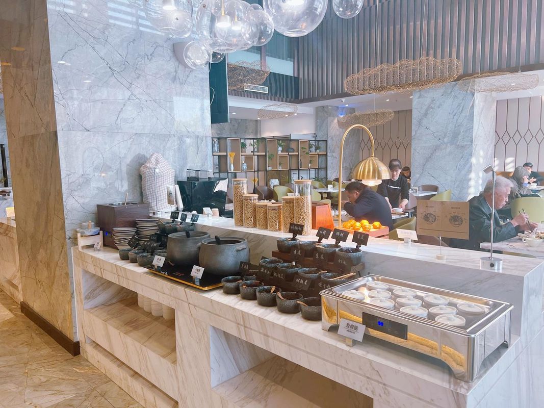 昆山万达广场春晖路亚朵酒店