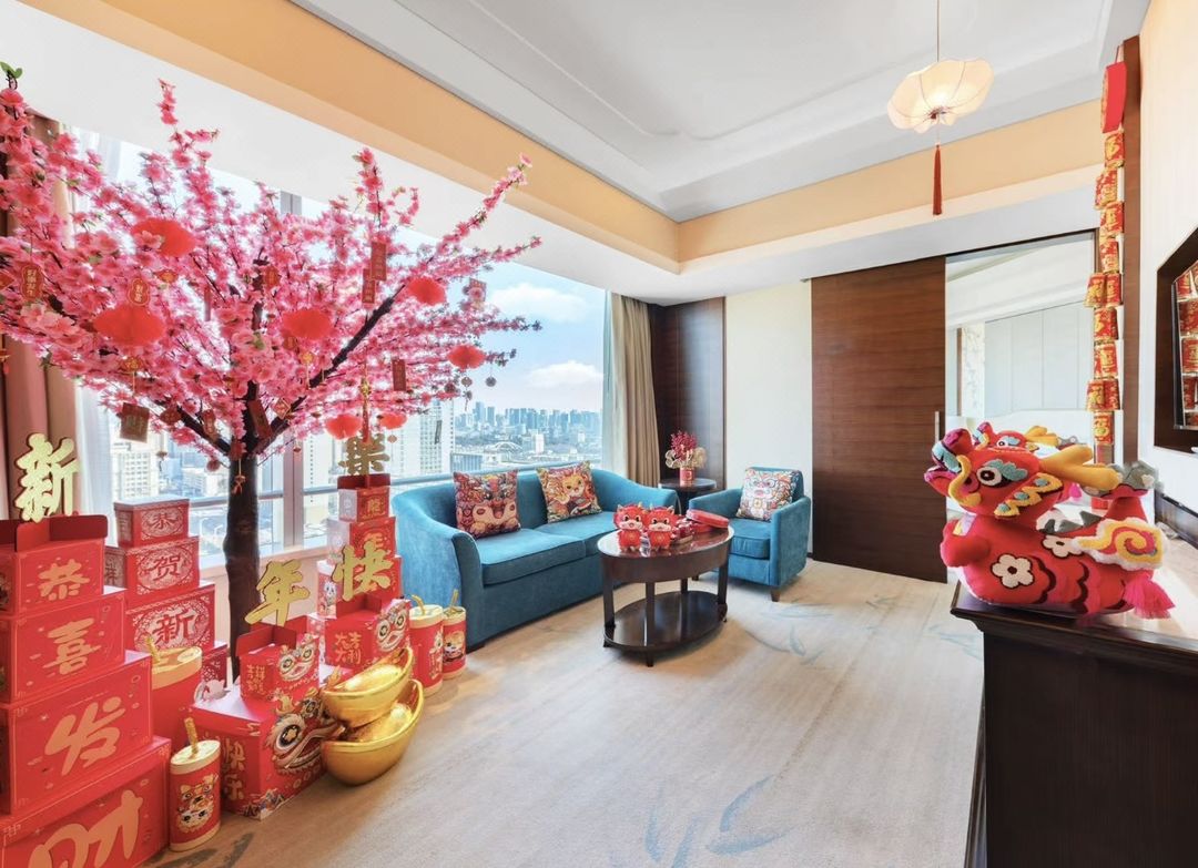 其乐龙龙都市城景尊荣大床房