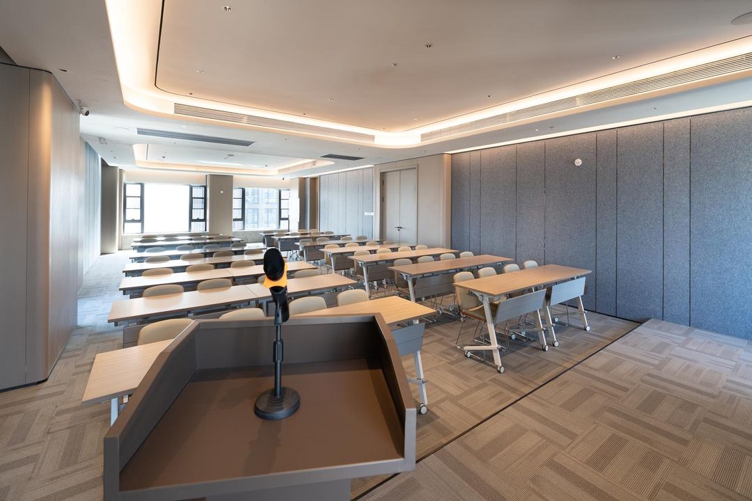 全季酒店(佛山美的悦然广场北滘公园地铁站店)