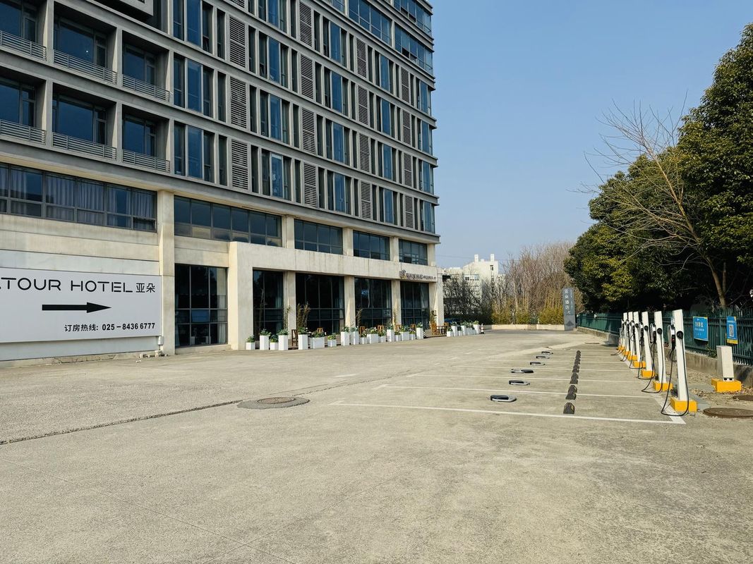 南京仙林大道金马路亚朵酒店
