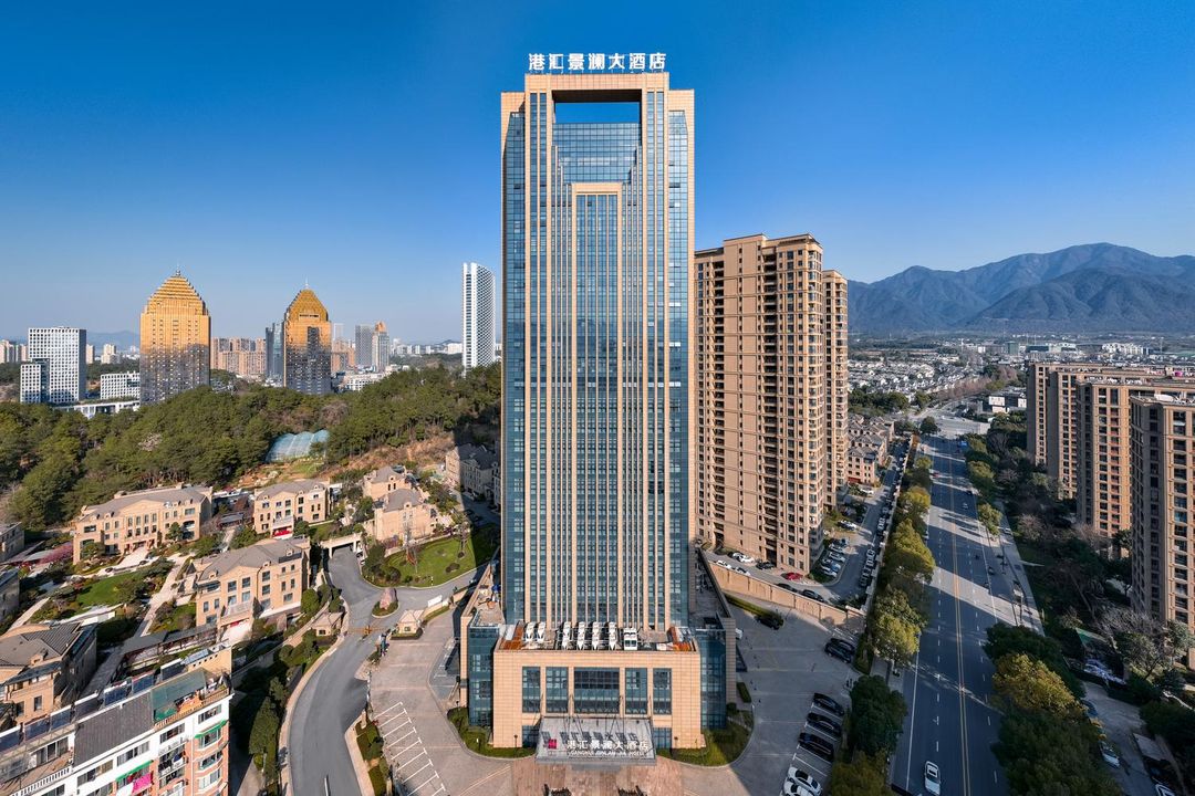 桐庐大奇山路港汇景澜大酒店