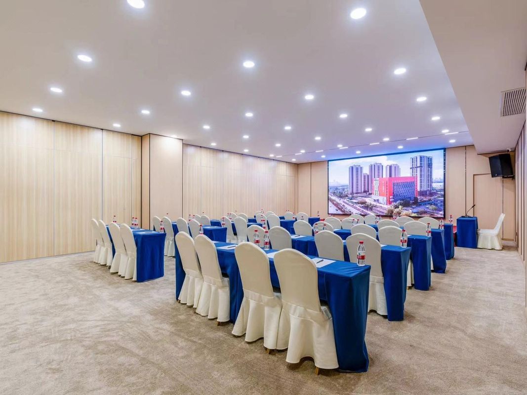 几诺酒店(武汉极地海洋世界宏图大道地铁站店)