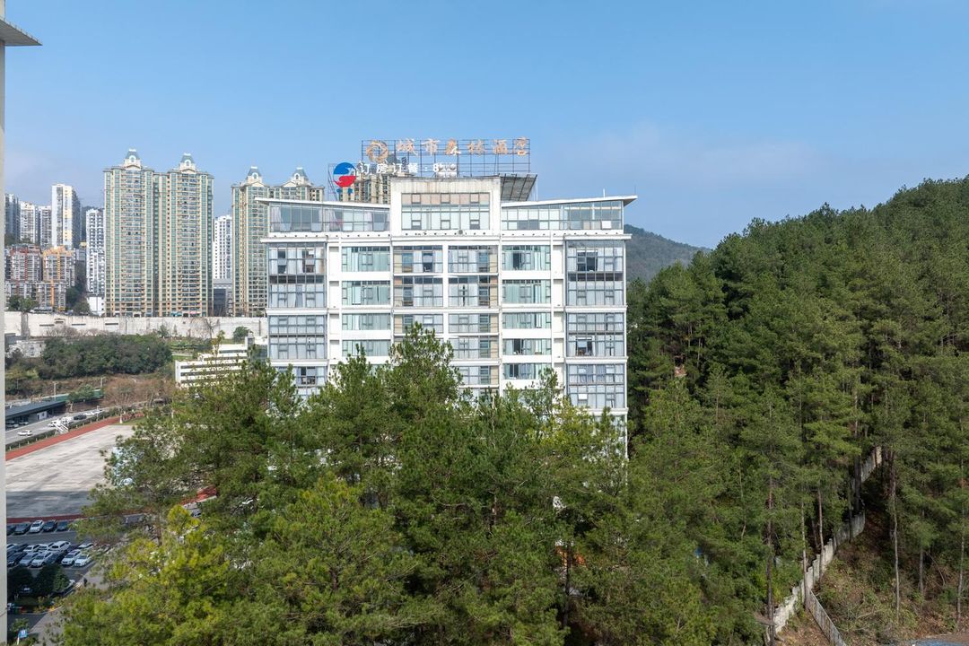 贵阳城市森林酒店(万达广场顺海地铁站店)