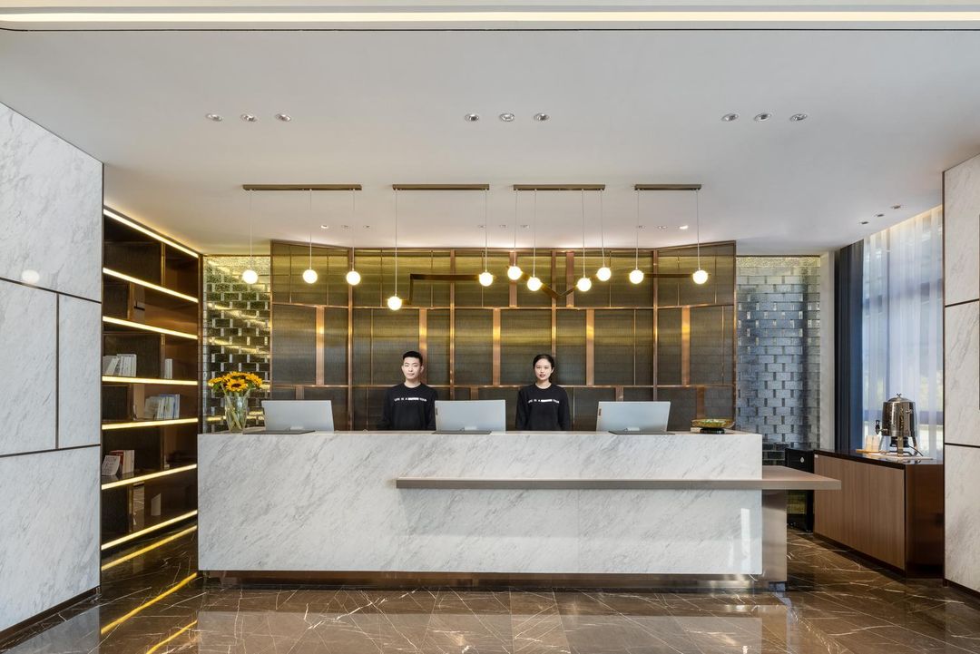 昆山经开区吴淞江南路亚朵酒店