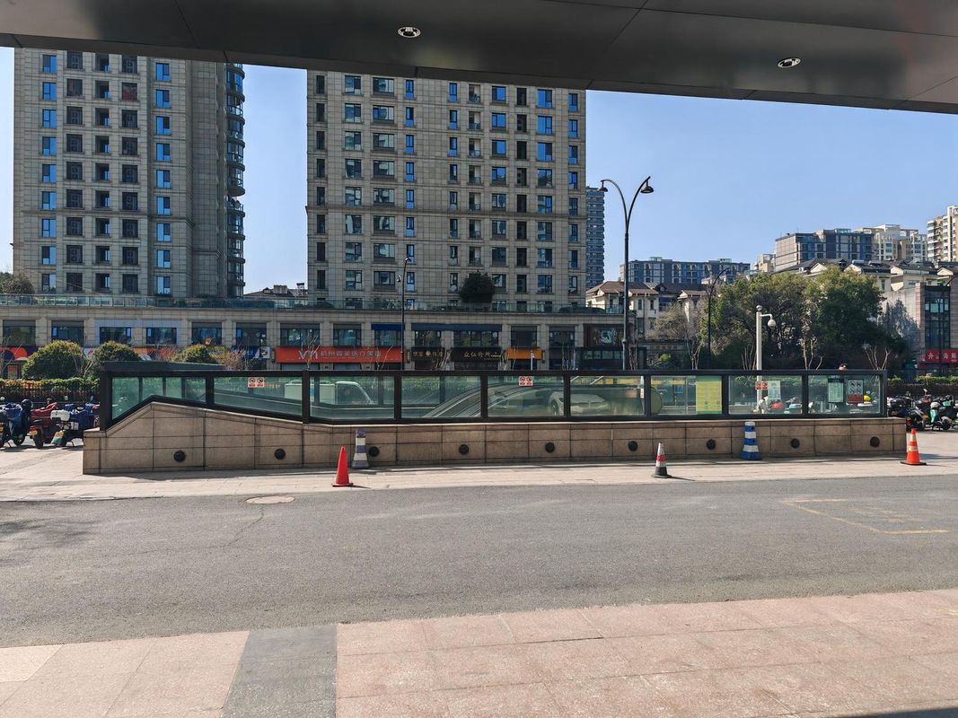 杭州四季青庆菱路地铁站亚朵酒店