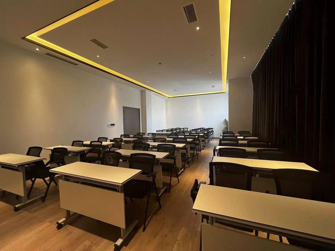 成都琉璃场地铁站亚朵酒店