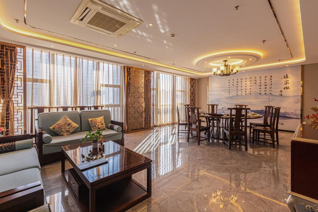 铂悦戴斯酒店(烟台南站店)