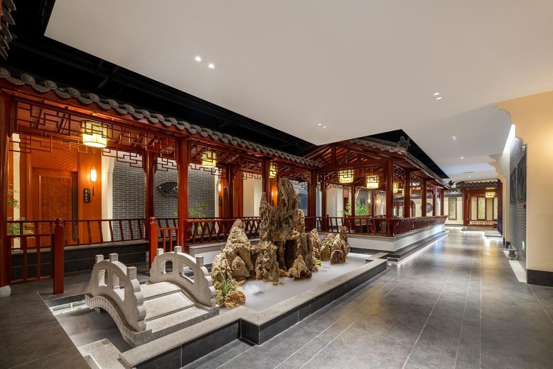 苏州木渎古镇风景区寿桃湖亚朵酒店
