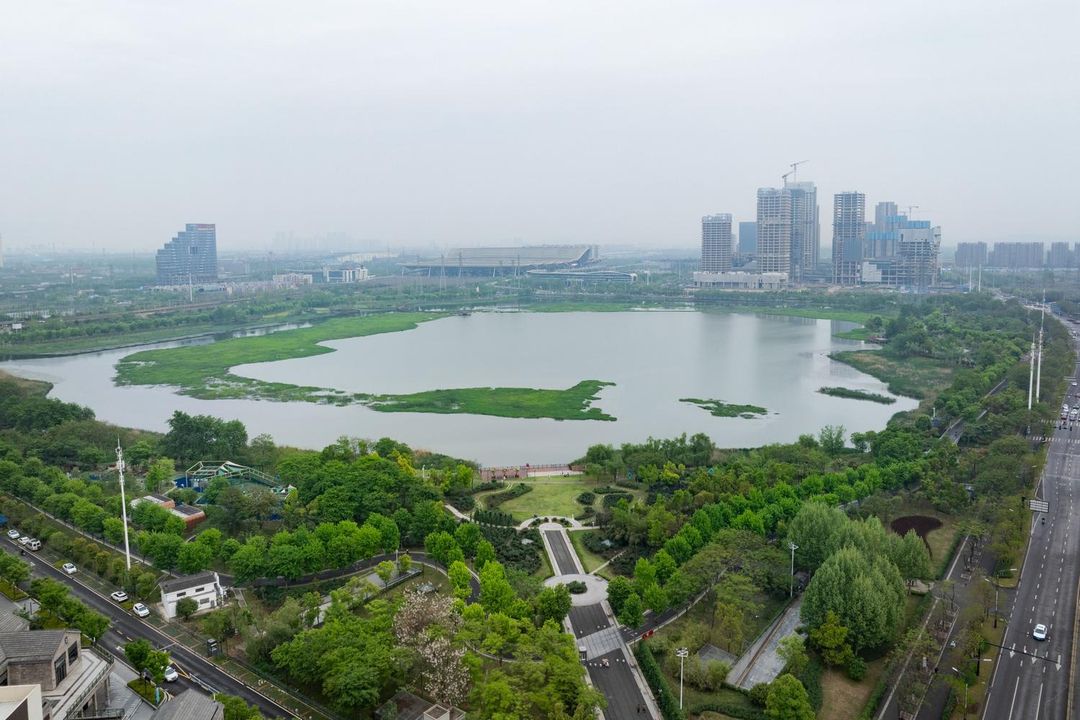 武汉站杨春湖亚朵酒店