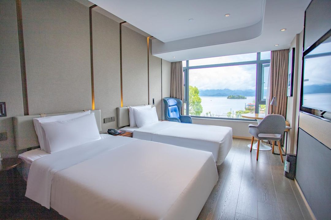 千岛湖中心湖区亚朵酒店