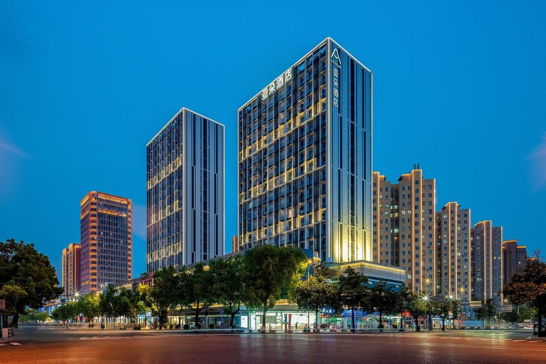 绍兴柯桥滨海商业中心亚朵酒店