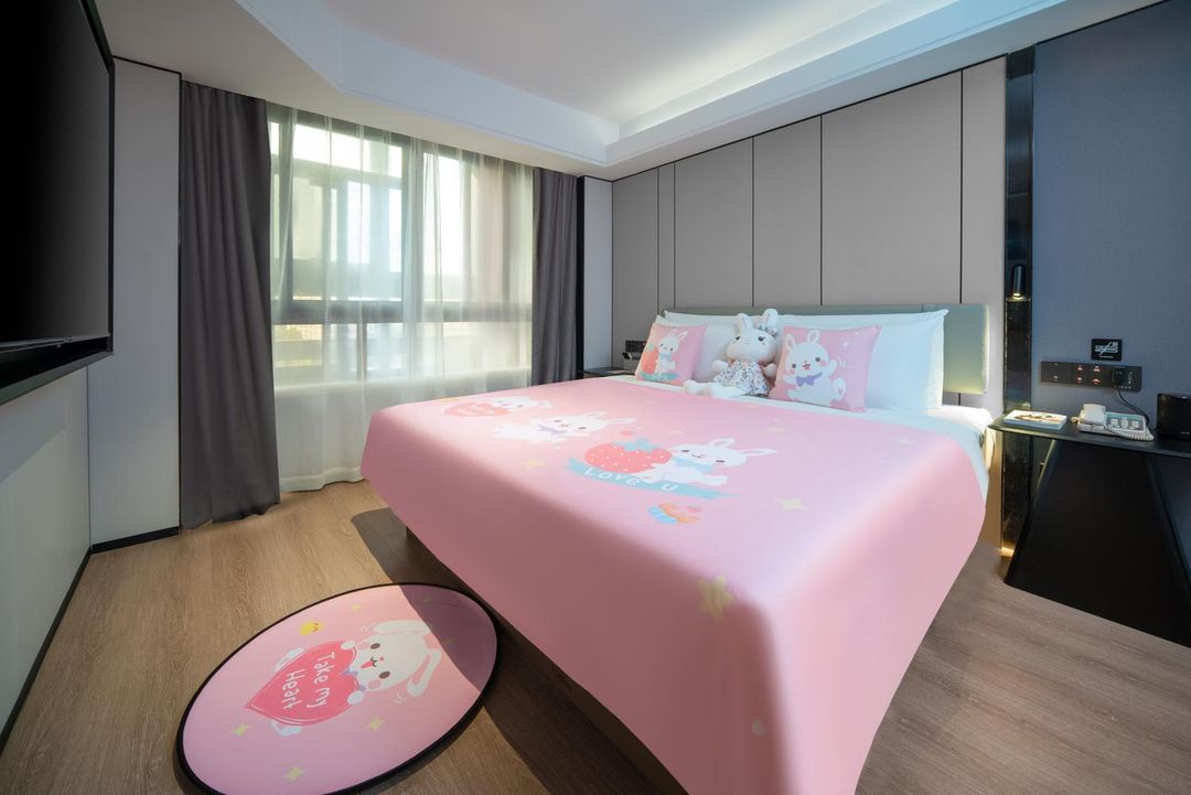深圳罗湖地王大厦亚朵X酒店
