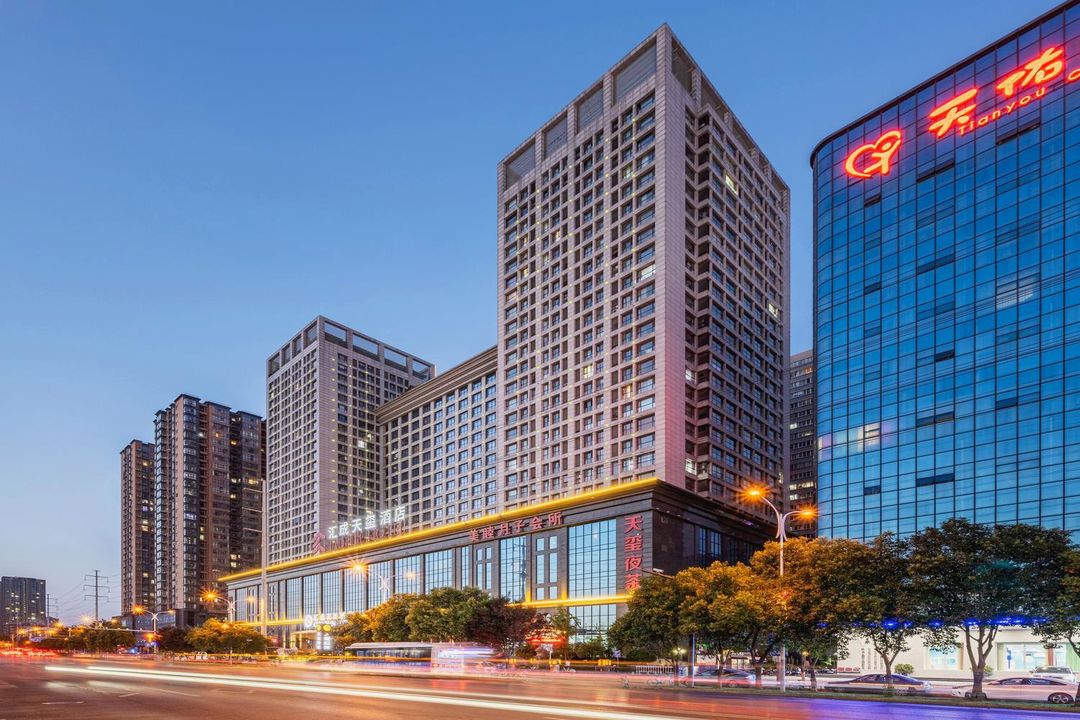 西安汇成天玺酒店(大唐不夜城观赏点电视塔地铁站店)