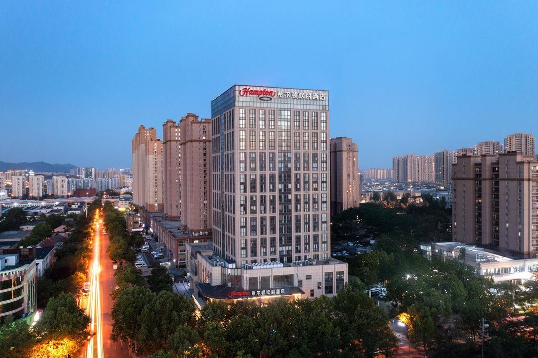 青岛市北新都心希尔顿欢朋酒店