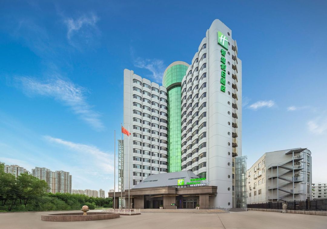 郑州花园路正弘城智选假日酒店