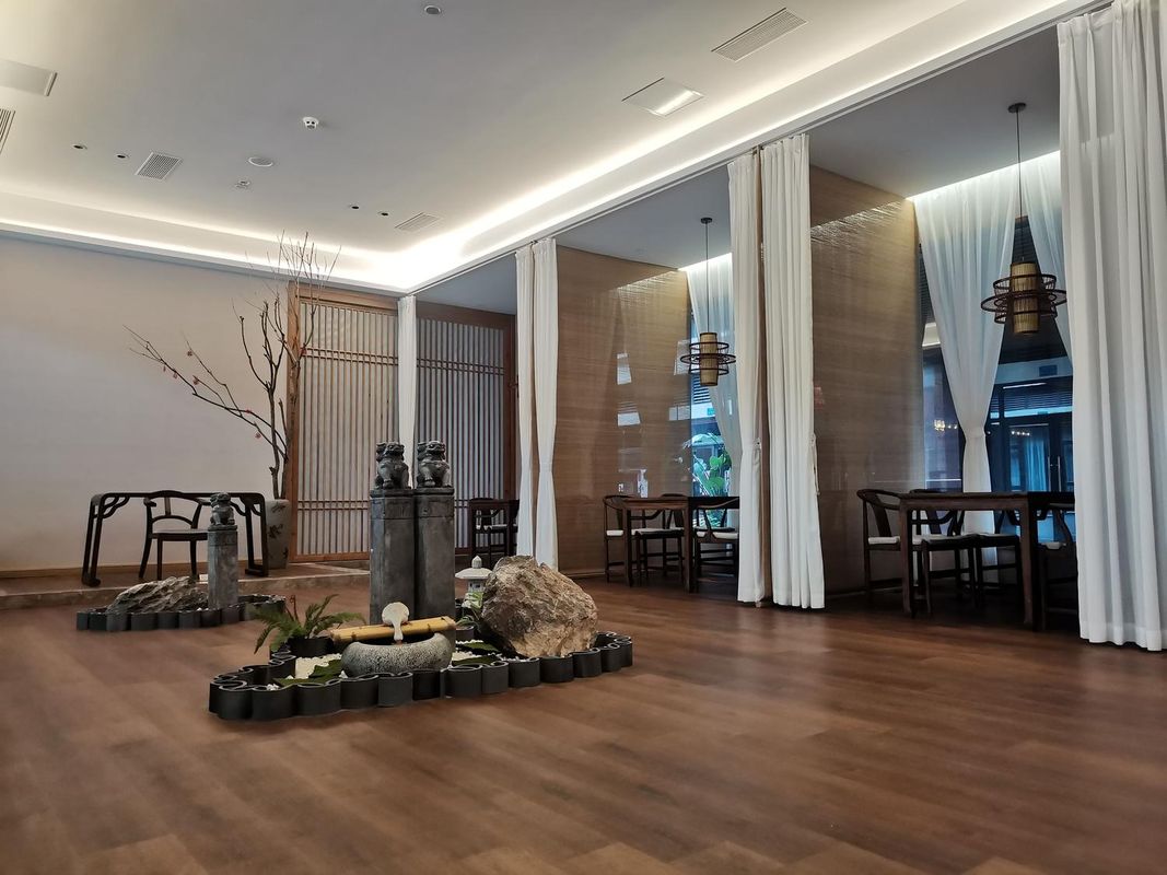 维也纳国际酒店(重庆两江水土思源轻轨站店)