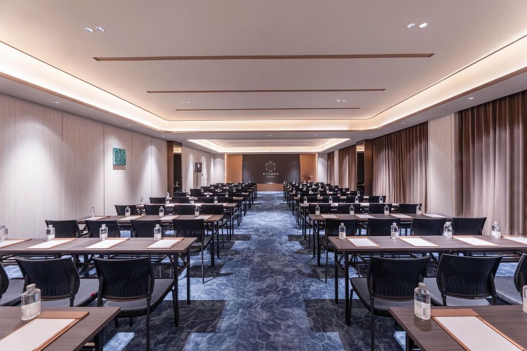 江阴八佰伴桔子水晶酒店