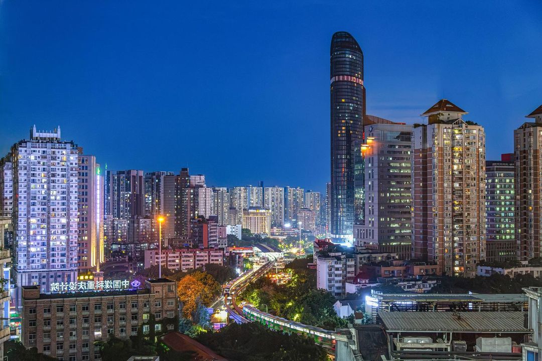 岷山丽呈酒店(龙湖时代天街袁家岗地铁站店)