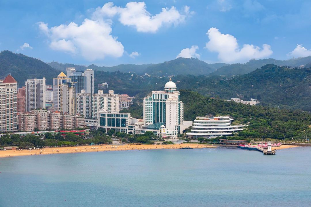 珠海德龙M海景酒店(情侣路海滨泳场店)