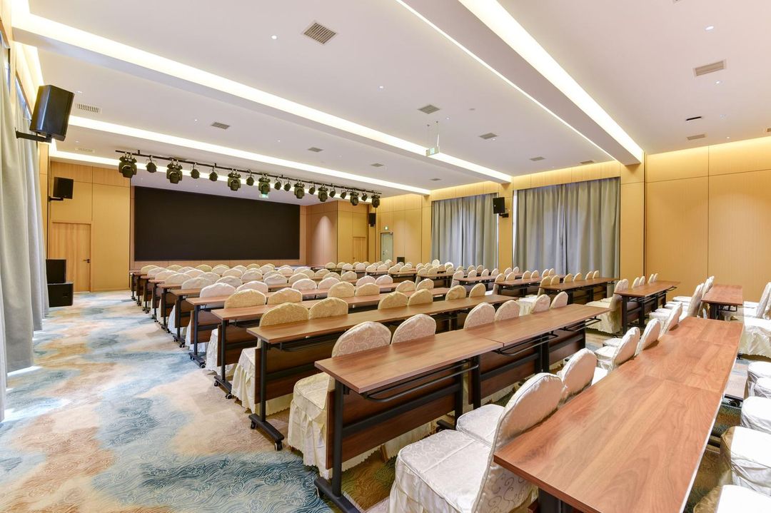 观澜康养中心酒店(北戴河老虎石海上公园店)