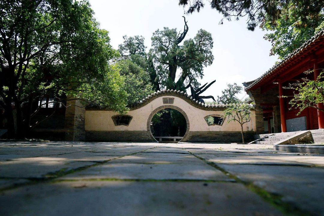 登封观嵩山假日酒店