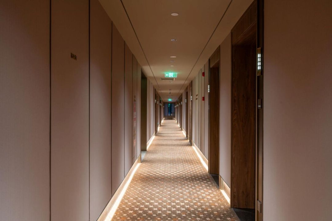 深圳罗湖口岸国贸桔子水晶酒店