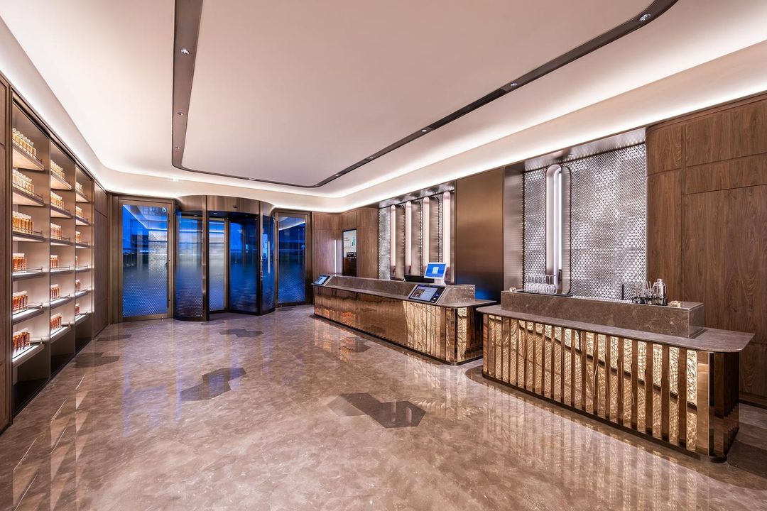 深圳罗湖口岸国贸桔子水晶酒店