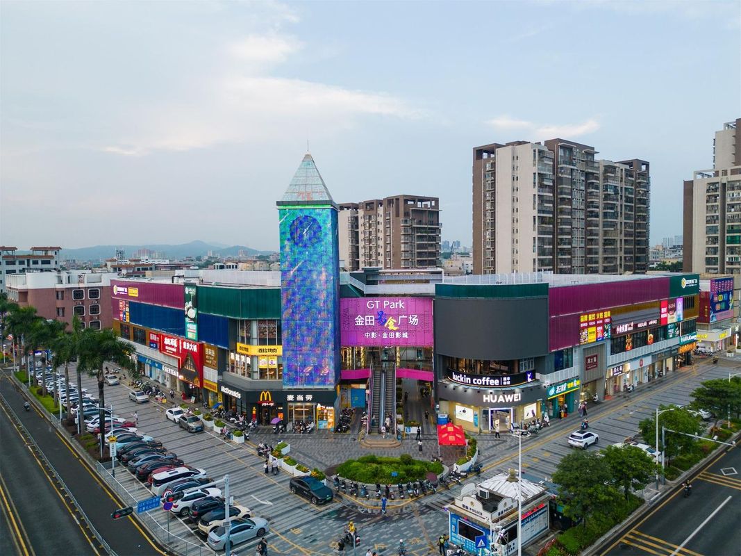 深圳坪山坑梓地铁站亚朵酒店