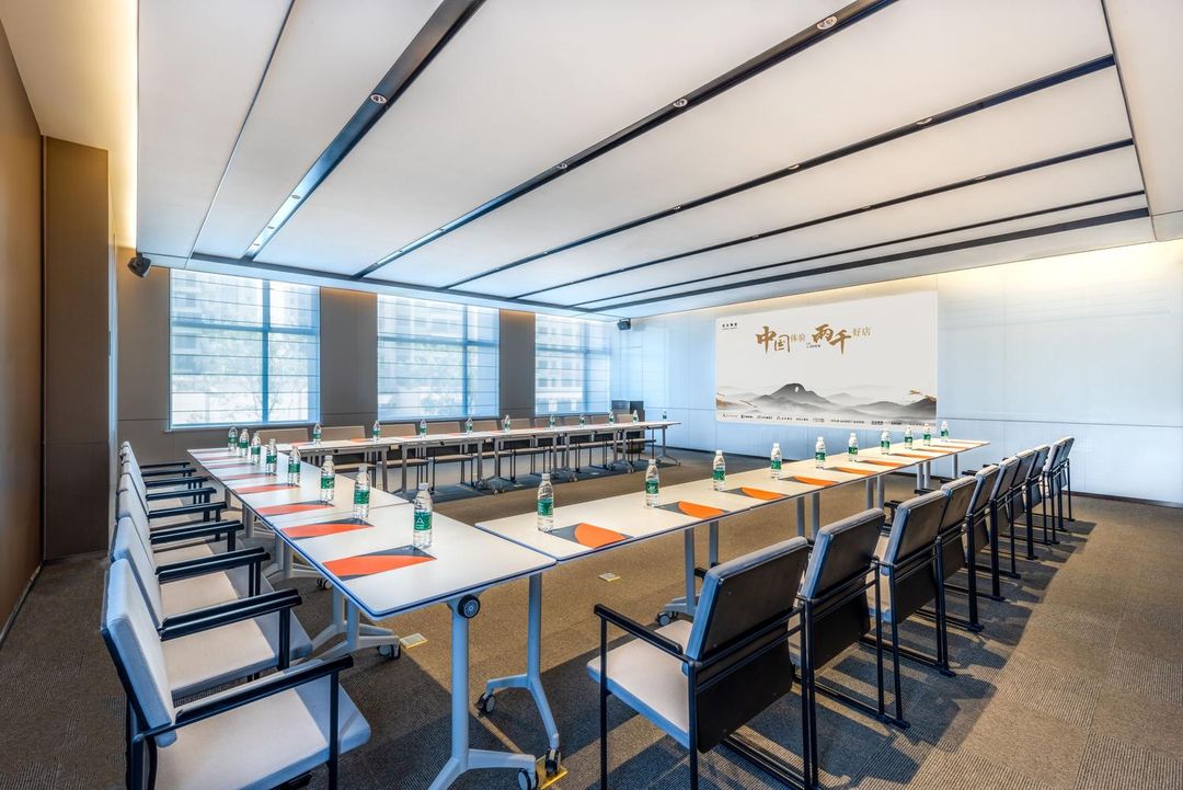 长沙理工大学涂家冲地铁站亚朵酒店