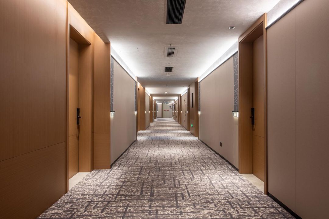 深圳坪山坑梓地铁站亚朵酒店