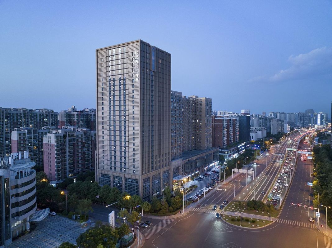 长沙鑫远屿上大酒店(省政府德思勤店)