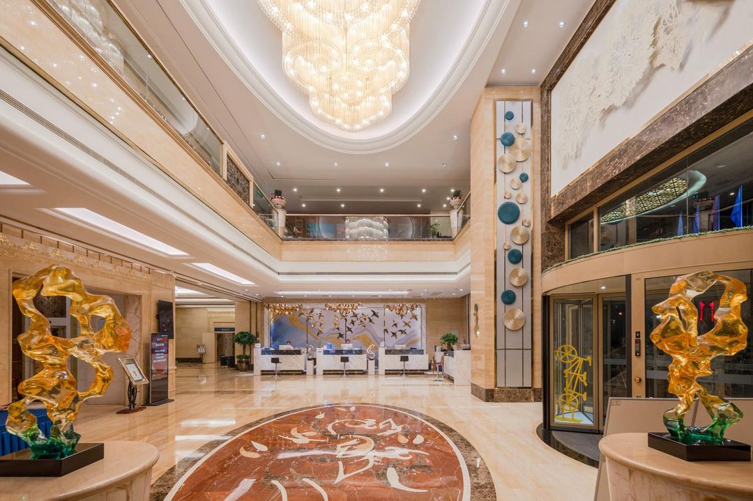 金麓美华大酒店(长沙市政府白鸽咀地铁站店)