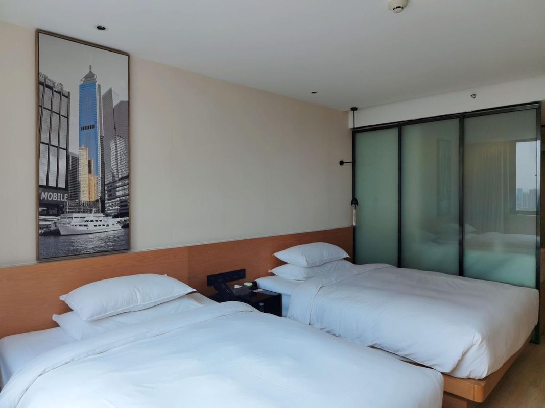 成都港伦凯艺酒店(东郊记忆理工大学店)