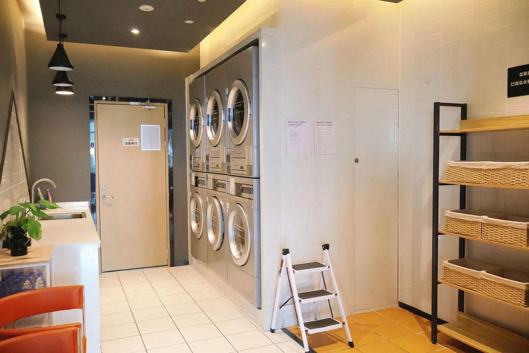 广州荔湾滘口地铁站亚朵酒店