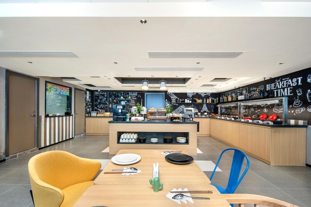 康铂酒店(南京南站大明路地铁站店)