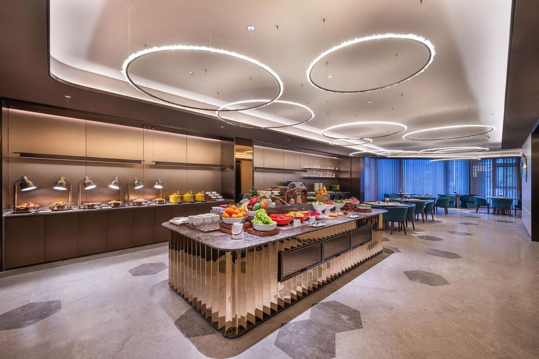 青岛台东步行街延安三路桔子水晶酒店