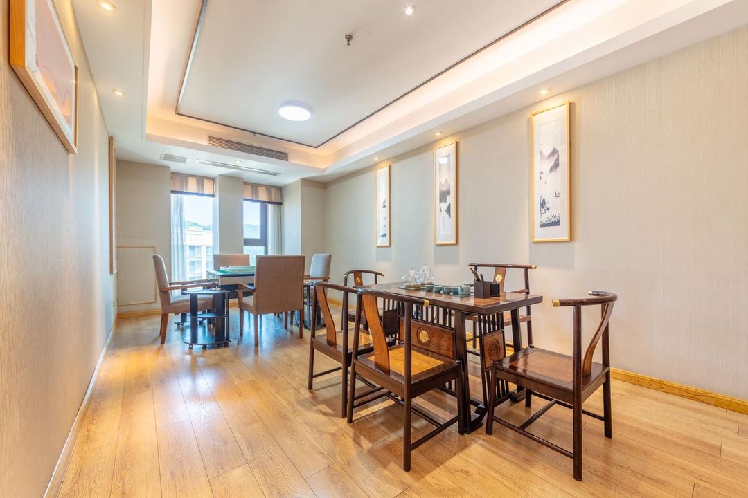 伴山子语大酒店(重庆西站新桥医院店)
